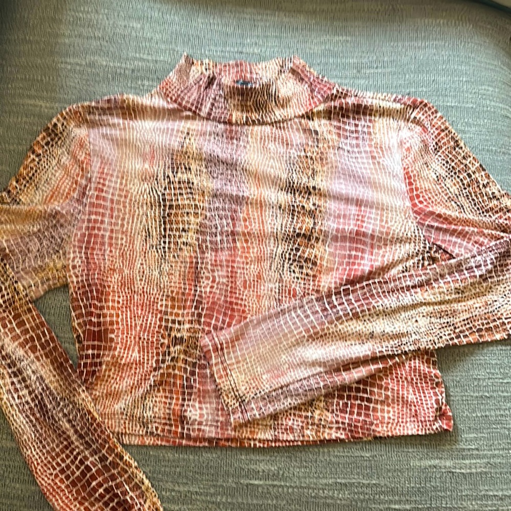 Forever 21 cropped long sleeve shirt. Snake skin design